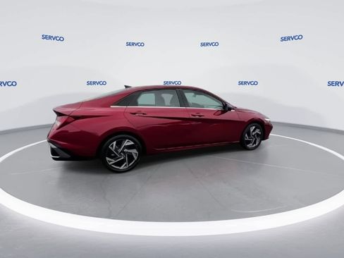 Used 2024 Hyundai Elantra Limited image 8