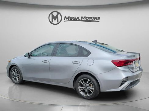 Used 2024 Kia Forte LXS FWD image 4