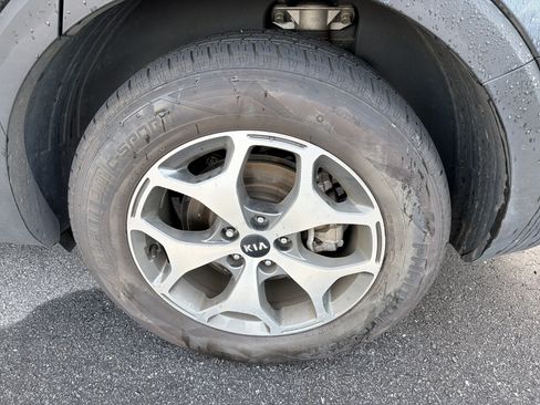 Used 2020 Kia Telluride EX FWD image 10