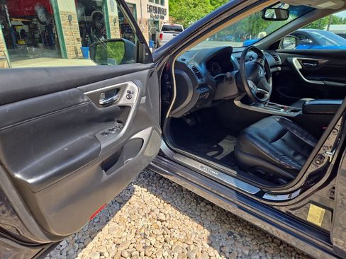 Used 2013 Nissan Altima 2.5 SL w/ Technology Pkg FWD image 13