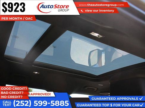 Used 2023 Land Rover Defender 130 X-Dynamic SE AWD/4WD image 12