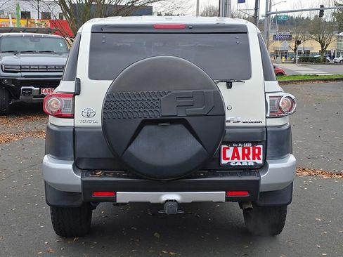 Used 2014 Toyota FJ Cruiser 4WD w/ Convenience Package image 4