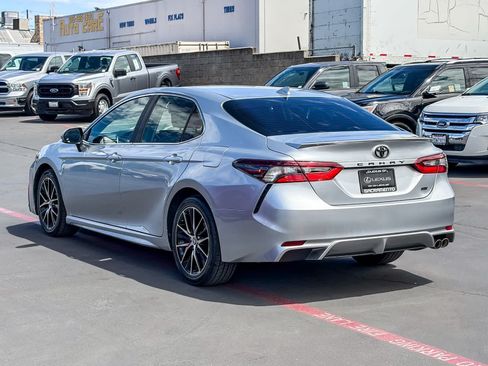 Used 2023 Toyota Camry SE FWD image 4