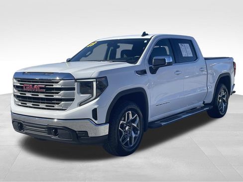 Used 2023 GMC Sierra 1500 SLE w/ Preferred Package image 8