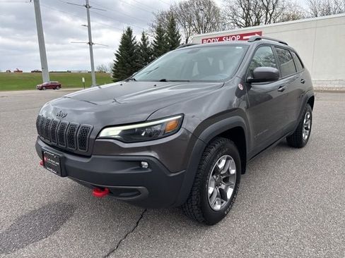 Used 2019 Jeep Cherokee Trailhawk w/ Comfort/Convenience Group AWD/4WD image 5