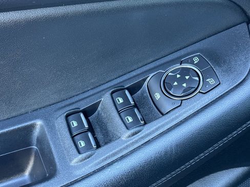 Used 2022 Ford Edge SEL image 13