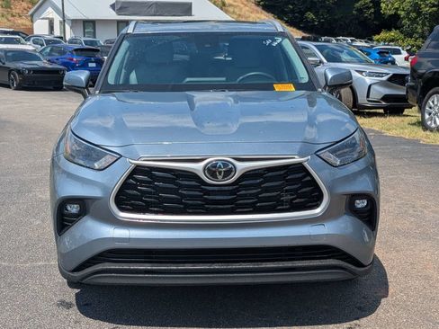 Used 2022 Toyota Highlander XLE FWD image 9