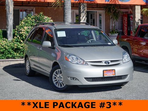 Used 2007 Toyota Sienna XLE image 3