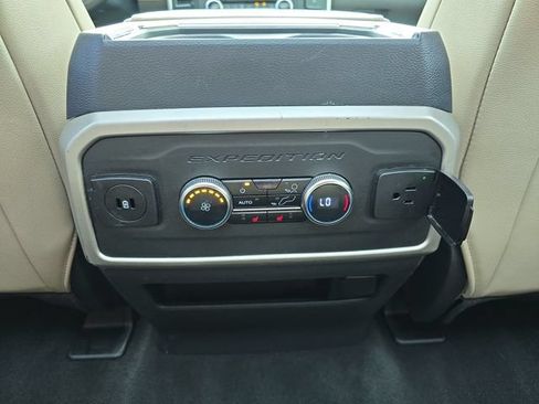 Used 2024 Ford Expedition Max Limited AWD/4WD image 17