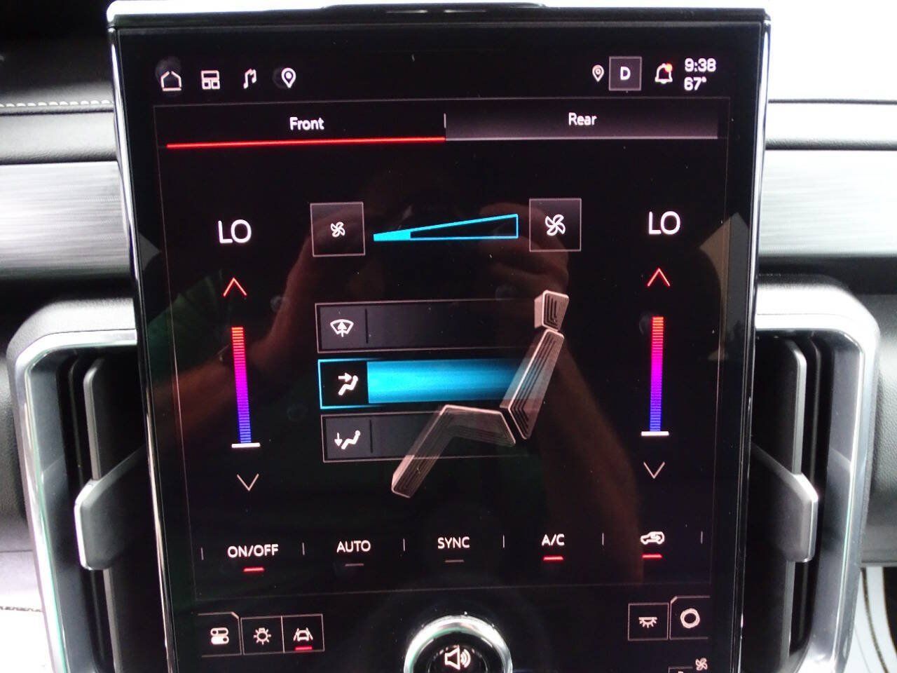 Used 2025 GMC Acadia AWD Elevation w/ Elevation Premium Package image 26