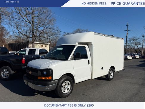 Used 2015 Chevrolet Express 3500 image 1