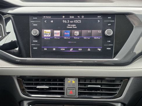 Used 2022 Volkswagen Taos SEL AWD/4WD image 16