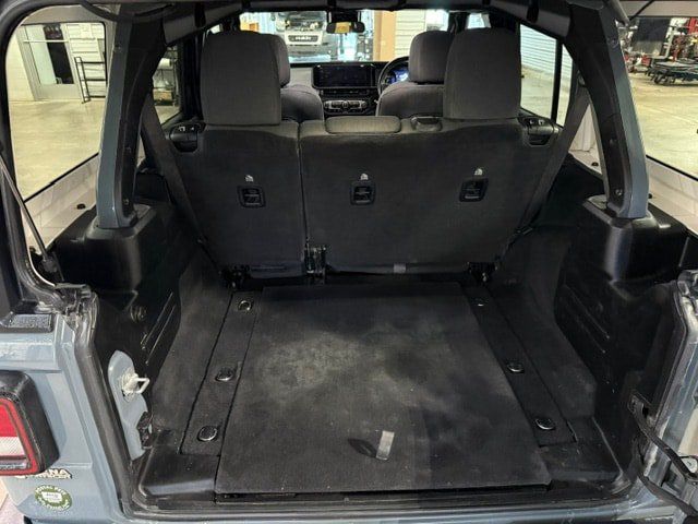 Used 2025 Jeep Wrangler Unlimited Sport w/ Convenience Group AWD/4WD image 44