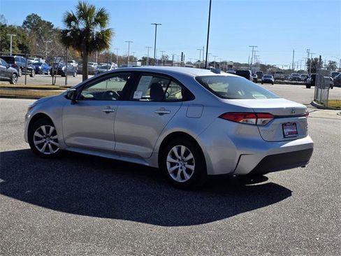 Certified 2025 Toyota Corolla LE image 4