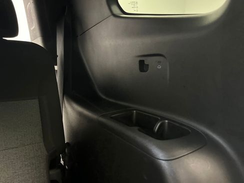 Used 2025 GMC Acadia Elevation image 36