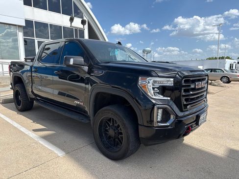 Used 2022 GMC Sierra 1500 AT4 w/ AT4 Premium Package AWD/4WD image 3