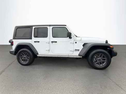 Used 2024 Jeep Wrangler Sport S image 2