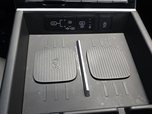 Certified 2025 Hyundai Santa Fe Limited FWD image 21