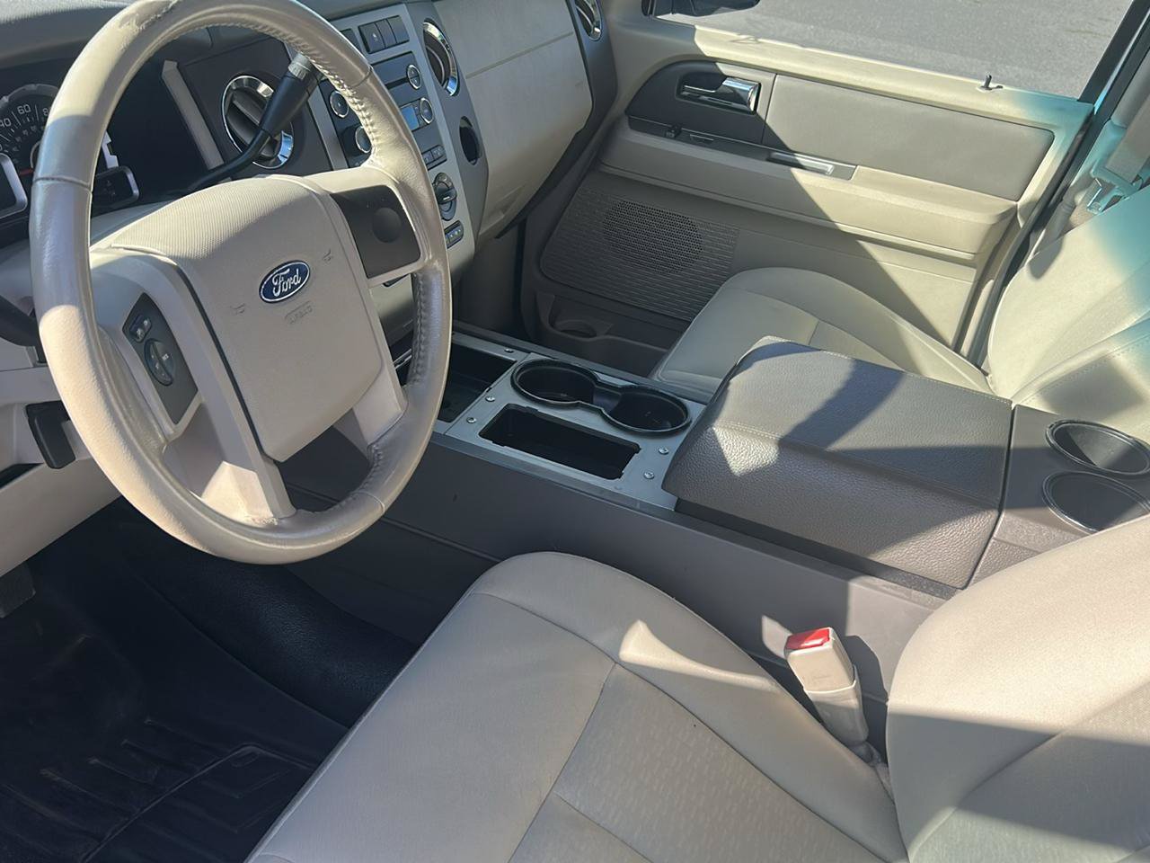 Used 2009 Ford Expedition XLT AWD/4WD image 9