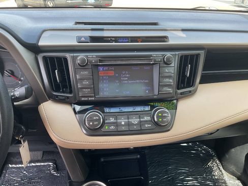 Used 2013 Toyota RAV4 XLE FWD image 19