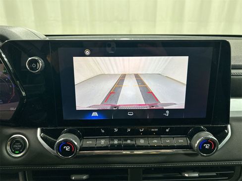 Used 2024 Chevrolet Colorado LT w/ LT Convenience Package II image 15