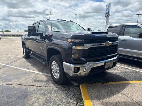 Used 2024 Chevrolet Silverado 2500 LT AWD/4WD image 4