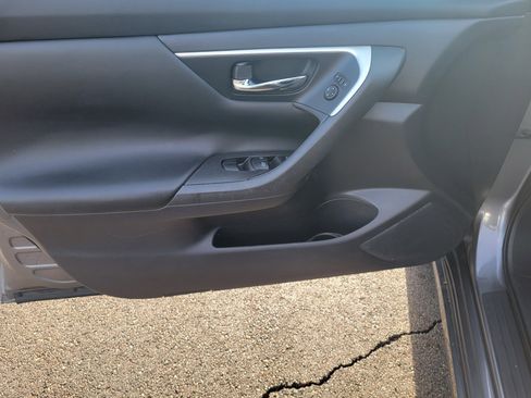 Used 2016 Nissan Altima 2.5 SV w/ Convenience Package image 18