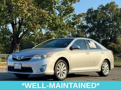 Used 2014 Toyota Camry XLE image 4