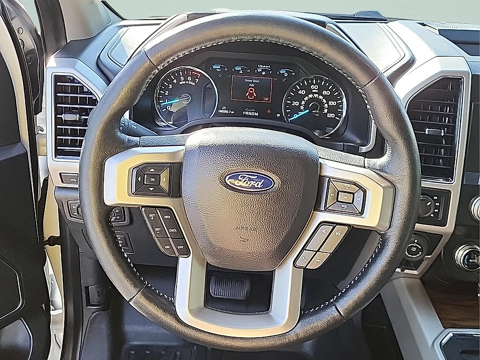 Used 2020 Ford F150 Lariat w/ Equipment Group 502A Luxury AWD/4WD image 16
