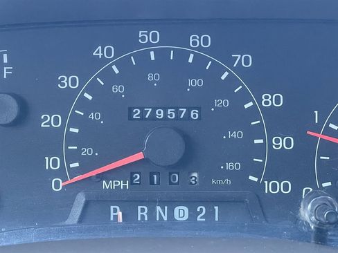 Used 2000 Ford F350 XLT image 25