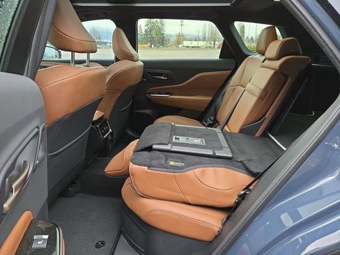 Used 2025 Toyota Crown Signia image 31