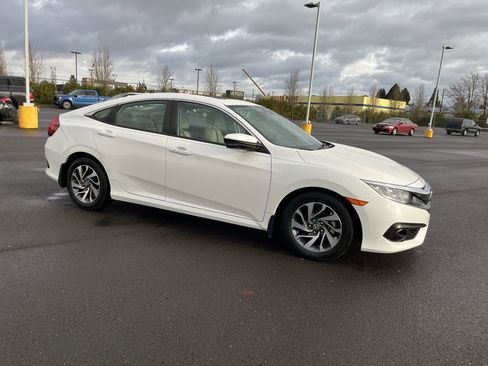 Used 2017 Honda Civic EX image 7