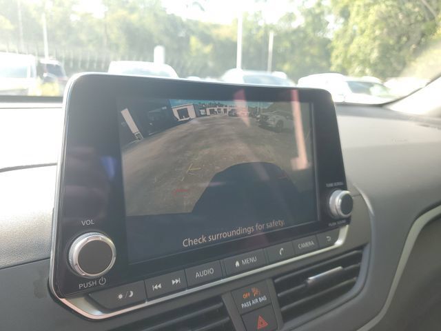 Used 2025 Nissan Altima 2.5 S FWD image 21