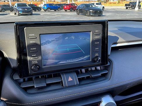 Used 2019 Toyota RAV4 XLE image 18