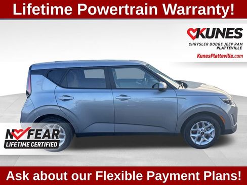 Used 2025 Kia Soul LX image 12