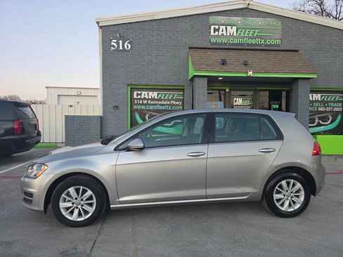 Used 2015 Volkswagen Golf S FWD image 7