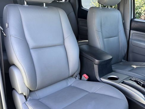 Used 2014 Toyota Tacoma 4x4 Double Cab w/ SR5 Package image 20