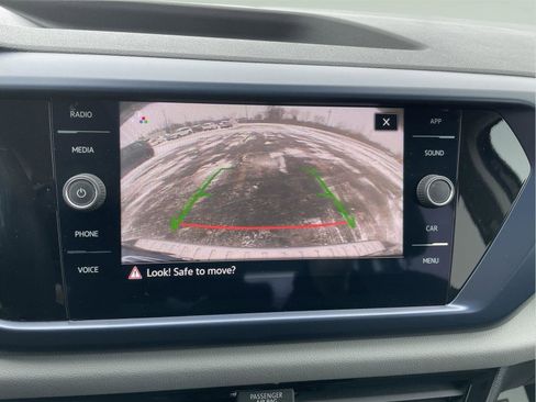 Used 2022 Volkswagen Taos SE w/ Panoramic Sunroof Package image 28