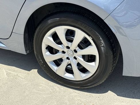 Used 2025 Toyota Corolla LE FWD image 12