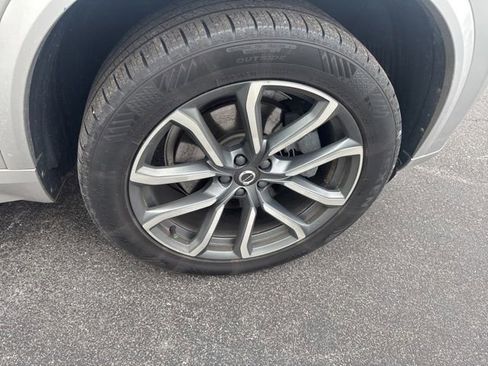 Used 2019 Volvo XC90 T5 Momentum w/ Multimedia Package image 23