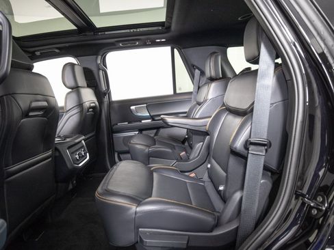 Used 2025 Ford Expedition Tremor image 11