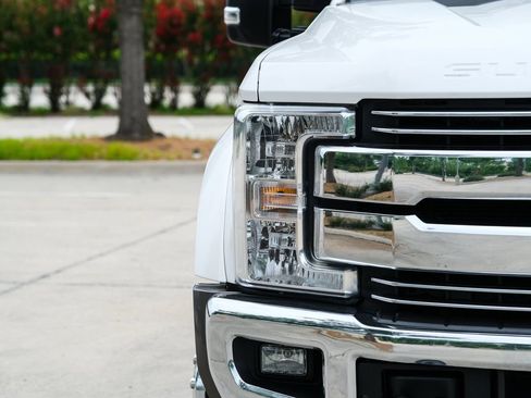 Used 2018 Ford F450 Lariat w/ Lariat Ultimate Package AWD/4WD image 5
