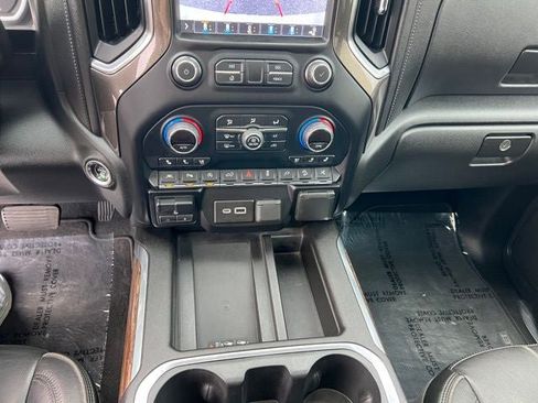 Used 2019 Chevrolet Silverado 1500 High Country w/ Technology Package image 21