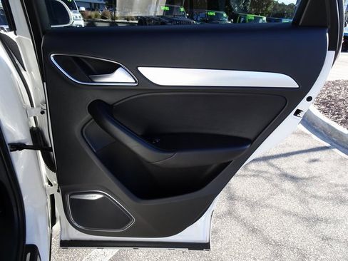 Used 2015 Audi Q3 2.0T Prestige w/ Prestige Package image 21