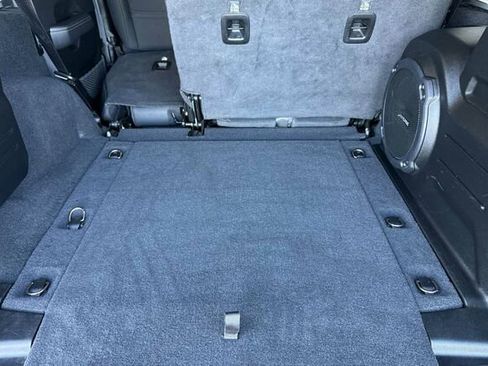 Used 2022 Jeep Wrangler Unlimited Sahara image 15