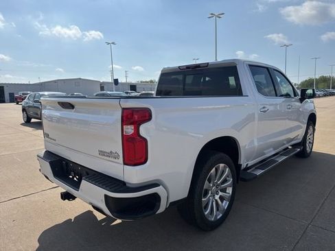 Used 2021 Chevrolet Silverado 1500 High Country w/ Technology Package image 3