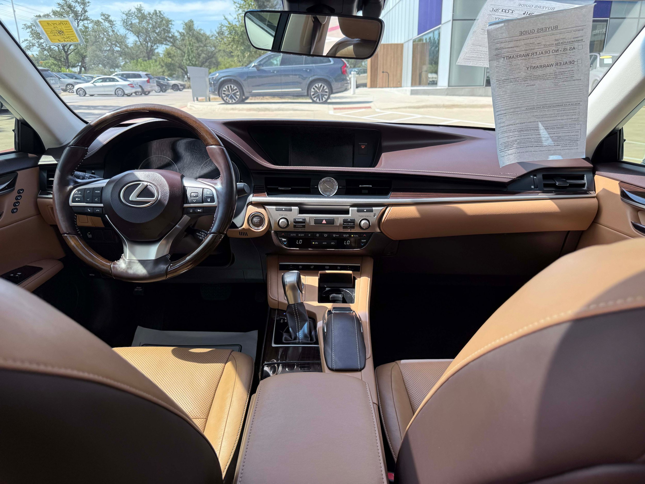 Used 2016 Lexus ES 350 w/ Luxury Package w/Wood Trim FWD image 17
