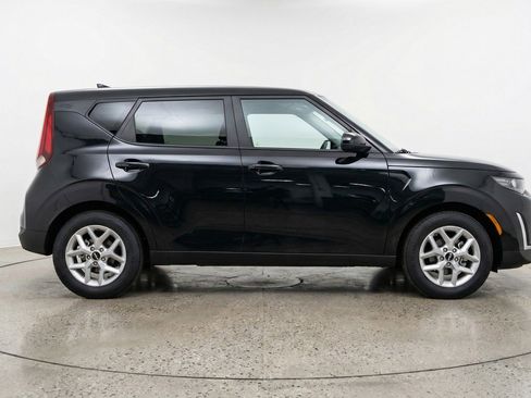Used 2025 Kia Soul LX w/ LX Technology Package image 11