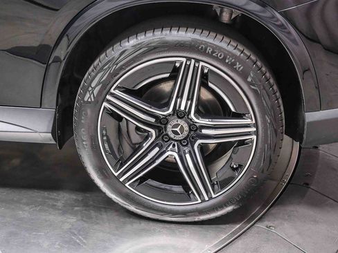 Certified 2023 Mercedes-Benz GLC 300 image 9