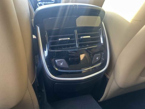 Used 2013 Cadillac XTS Luxury image 22